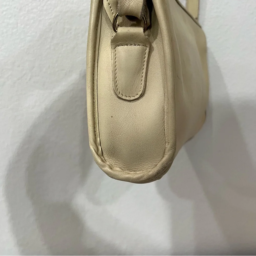 Coach biege leather